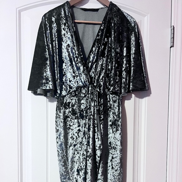 Zara Dresses & Skirts - Crushed Velvet Zara Slip Dress